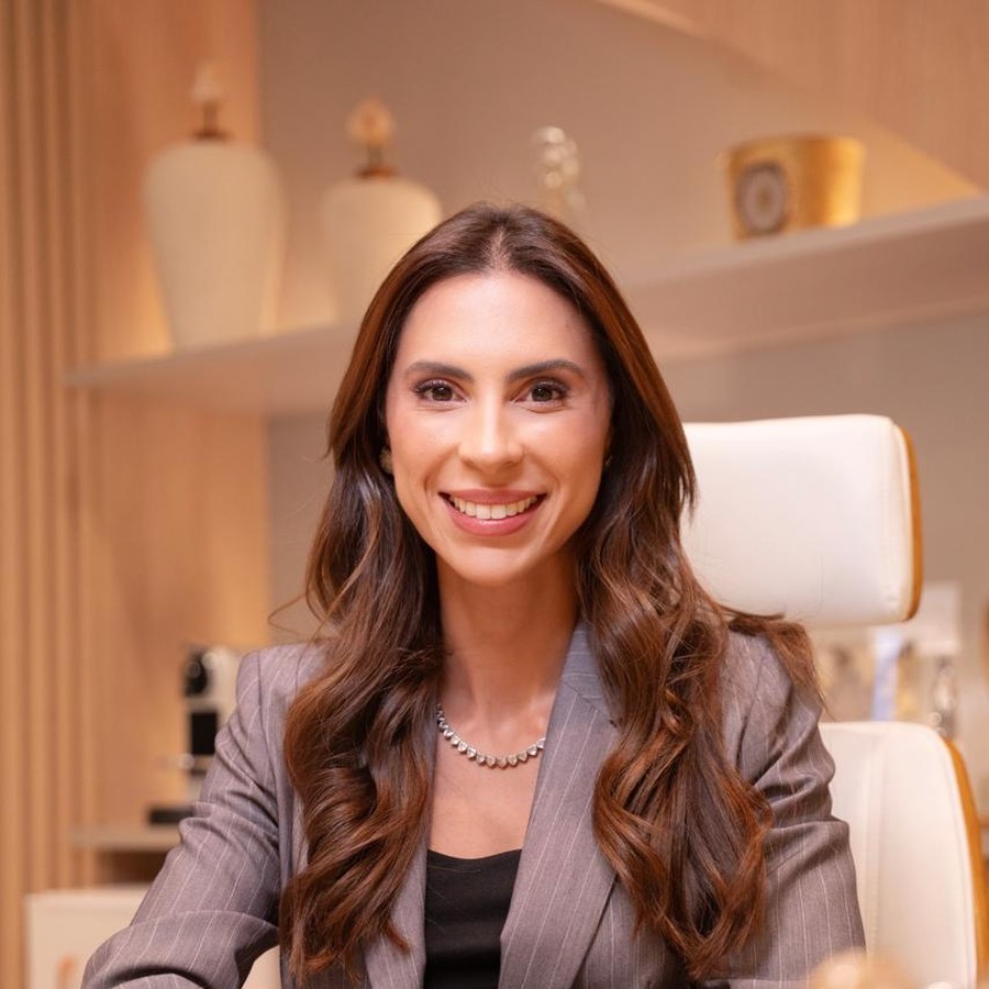 Dra. Rafaela Alias em atendimento na RA Clinic